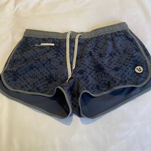 Vuori shorts Size: Medium